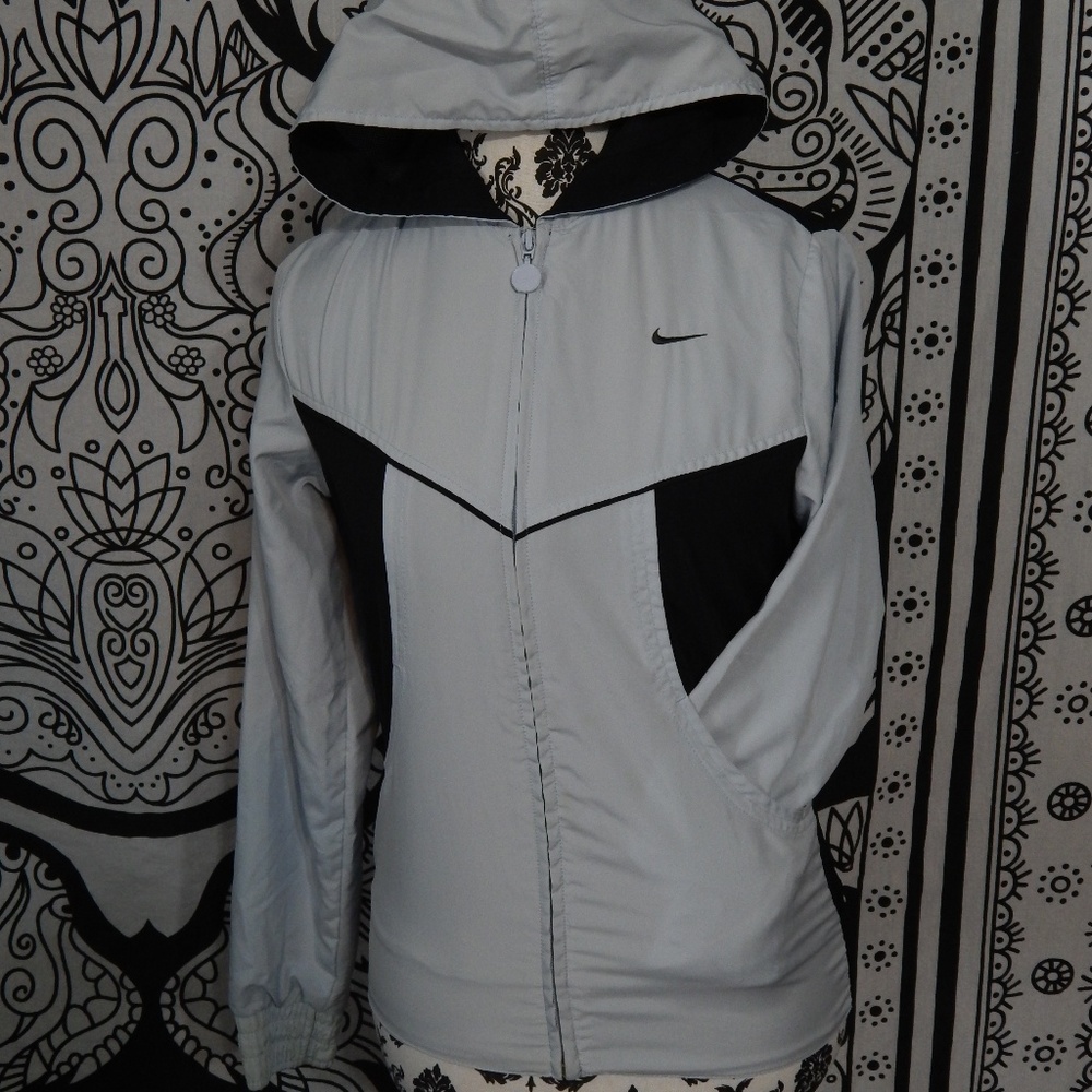 Light weight mesh interior rain nike jacket
